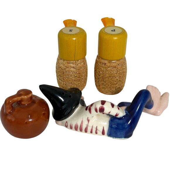 Vintage 2 Sets Salt & Pepper Shakers Corn Cob Pipes & Hillbilly Moonshine Jug - Picture 3 of 7